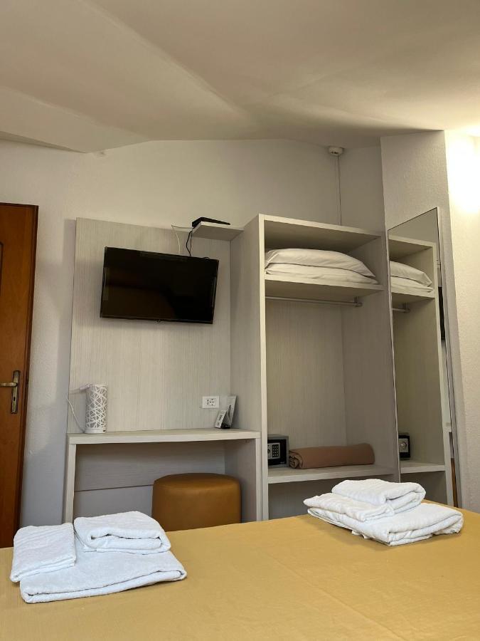 Hotel Villa Costa チェッレ・リーグレ エクステリア 写真